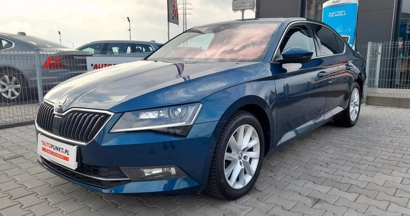 Skoda Superb cena 89900 przebieg: 106299, rok produkcji 2019 z Nekla małe 352